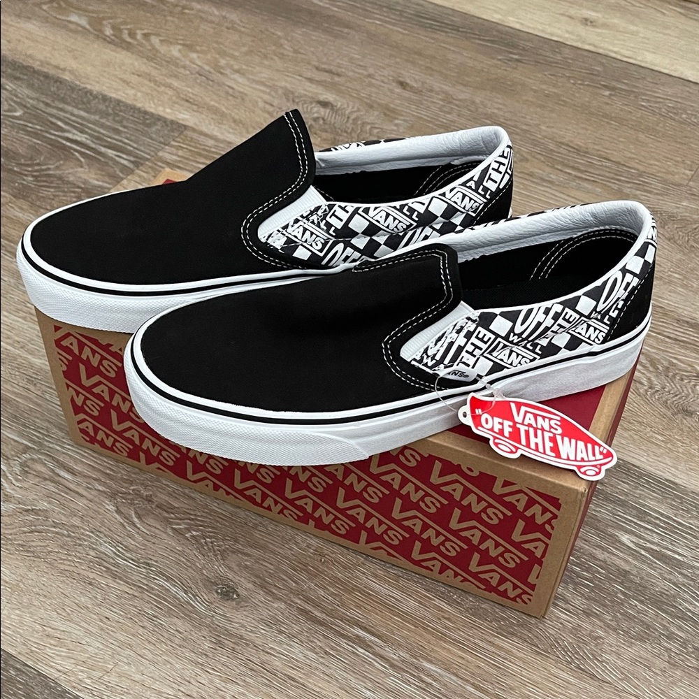 New NWT off the wall classic slip on Vans unisex 7m 8.5w
